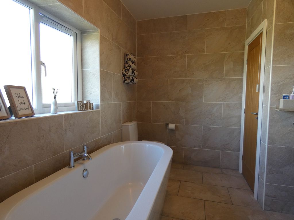 Family Bathroom- click for photo gallery
